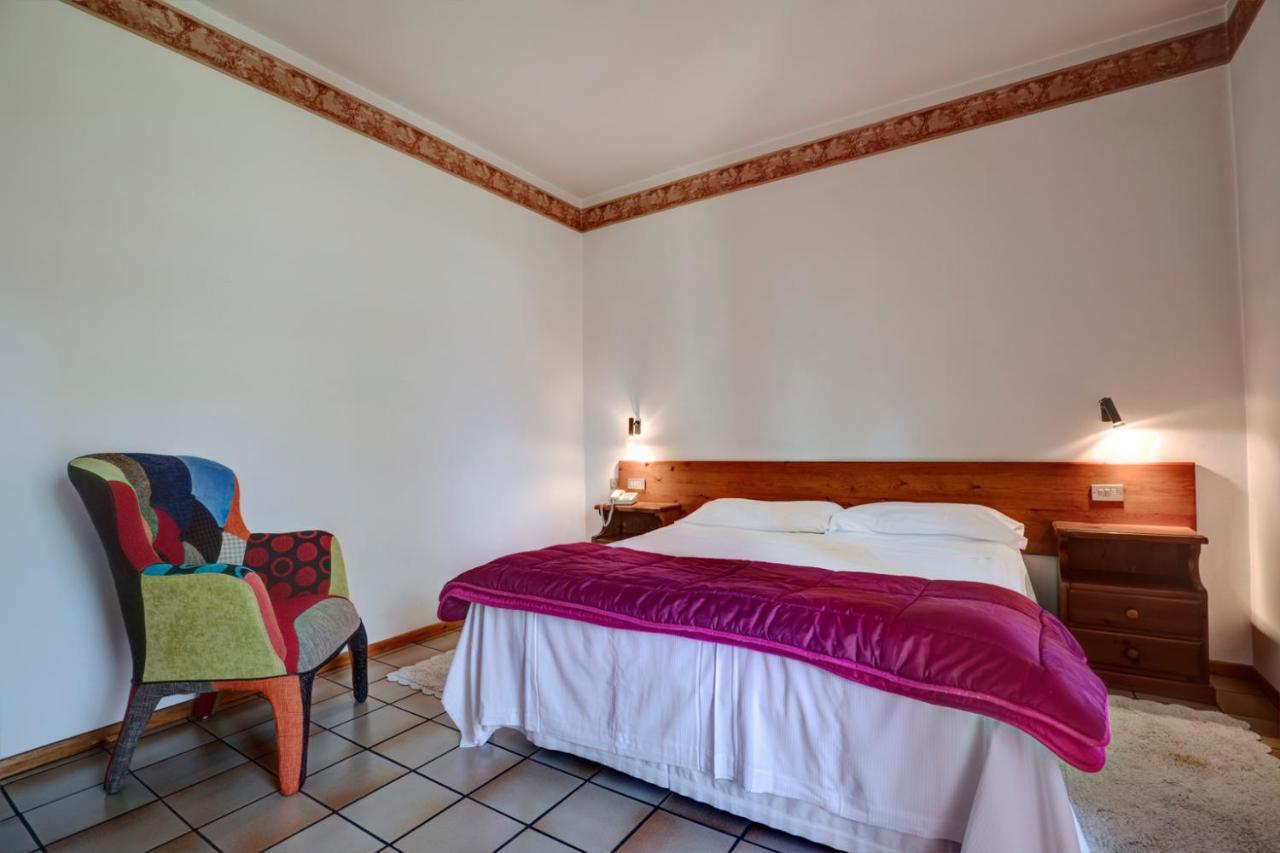 Hotel Petit Foyer Pollein Bagian luar foto